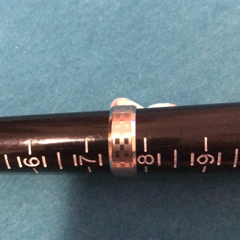 Stainless steel band ring 7.5 (18) with checkered pattern